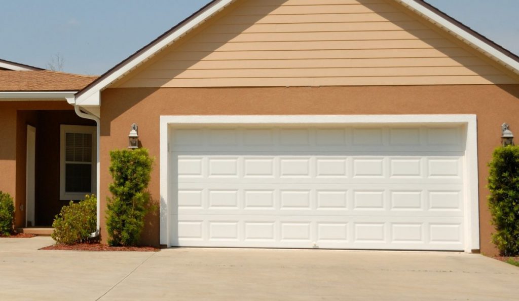Jak wybrać nowoczesną bramę garażową?
